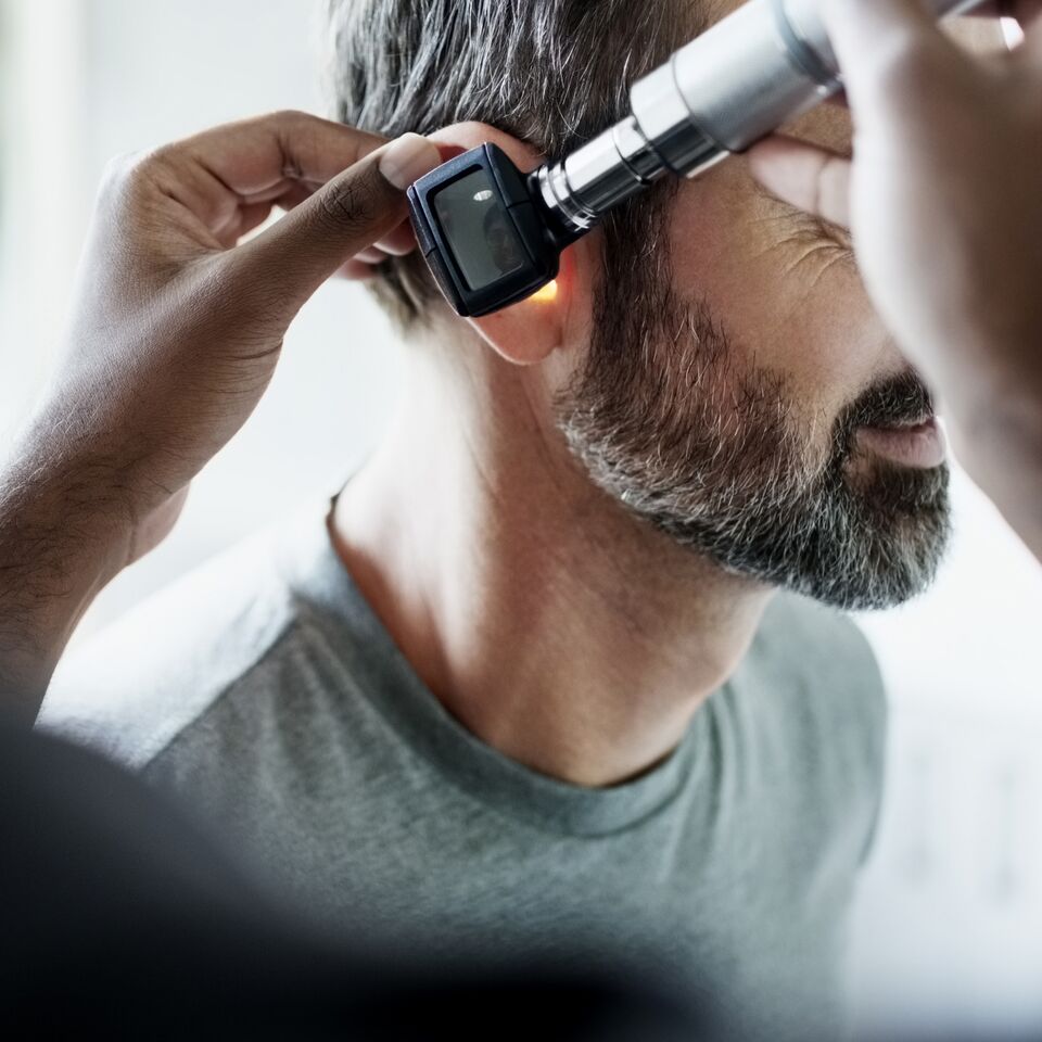 COLOUR-IMAGE_ear-check-up_jun26