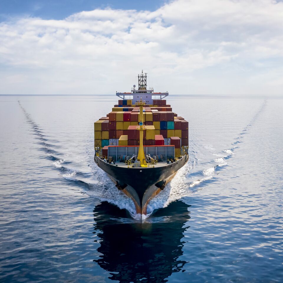 COLOUR-IMAGE_maritime-supply-chain-shipping-container-ship-sea_mar26