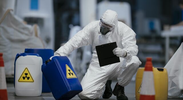 COLOUR-IMAGE_hazmat--hazardous-chemical-worker_jan26