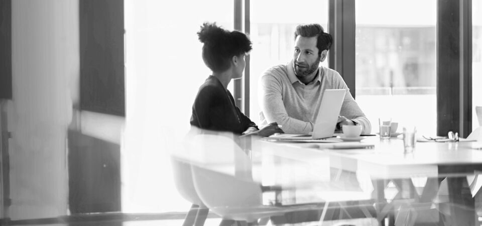 SINGLE-IMAGE_conversation-at-desk_oct23