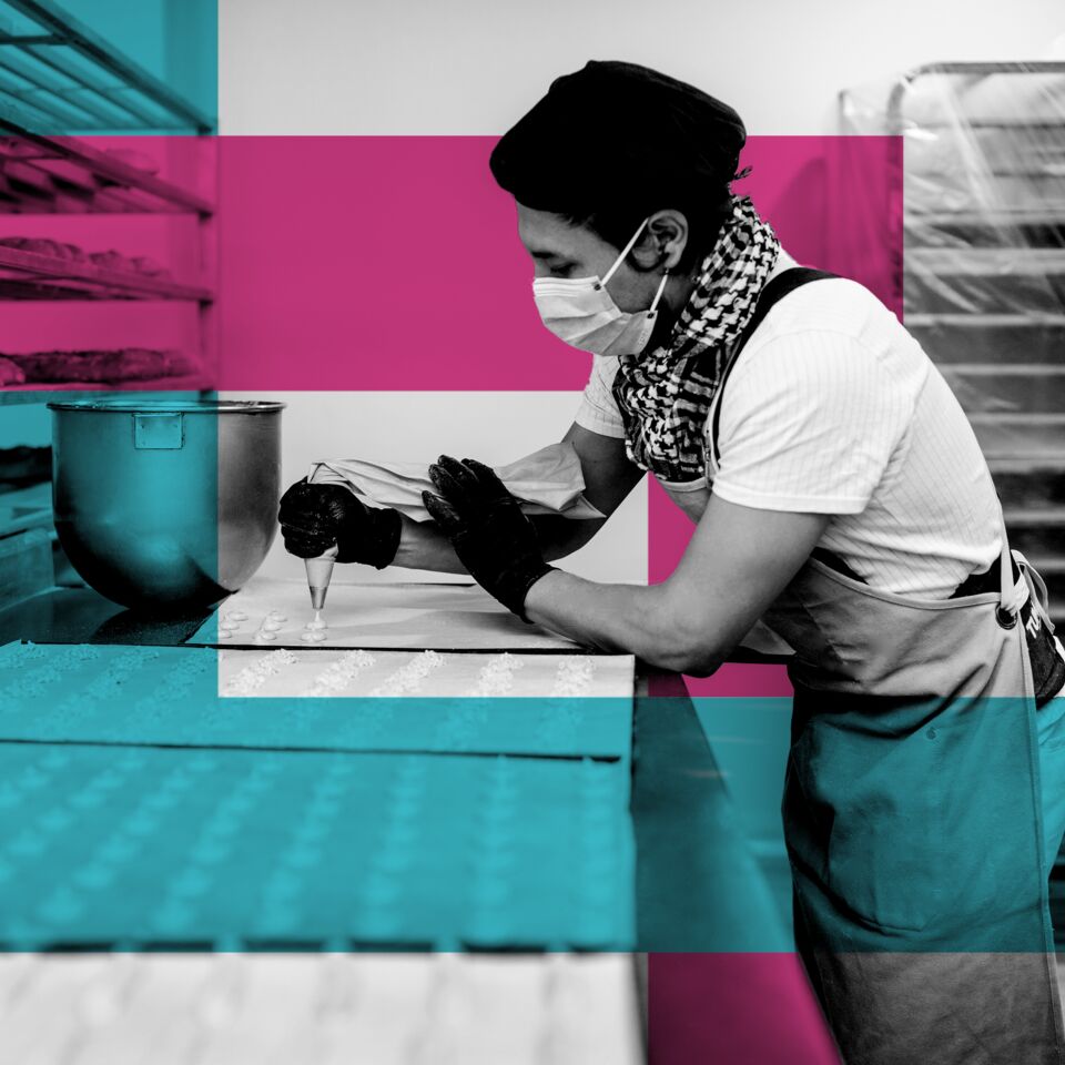 SINGLE-IMAGE_squares-woman-creating-icing-decorations_nov23