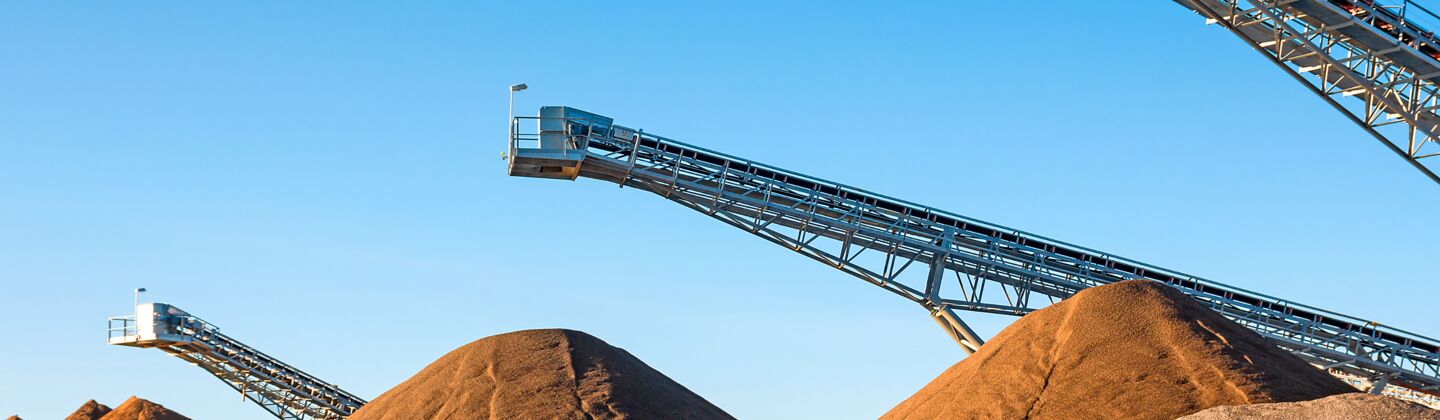 COLOUR-IMAGE_haul-truck-vertical-blue-sky_JUL26