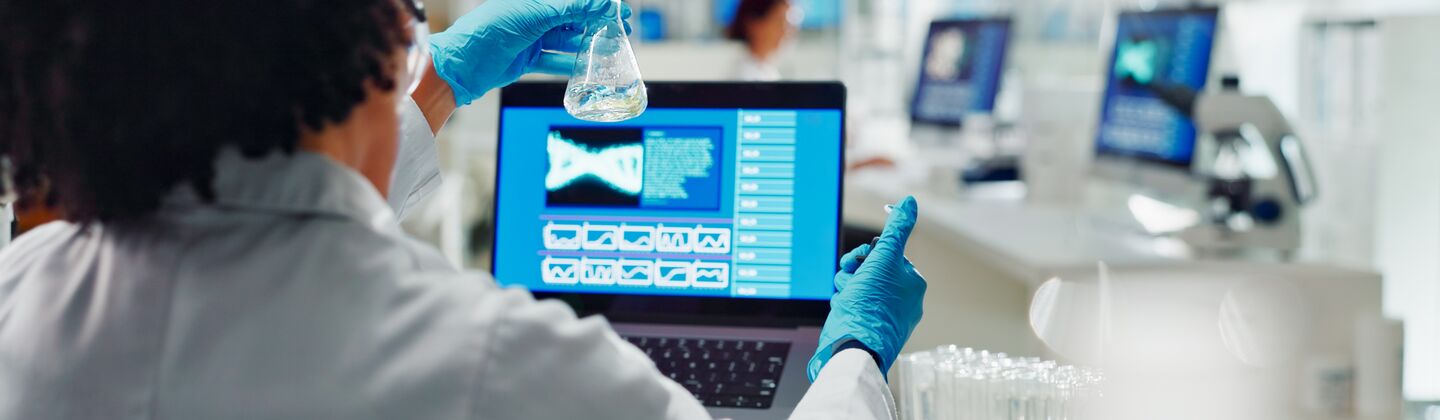 COLOUR-IMAGE_life-science-biotechnology-gene-study-laptop_feb26