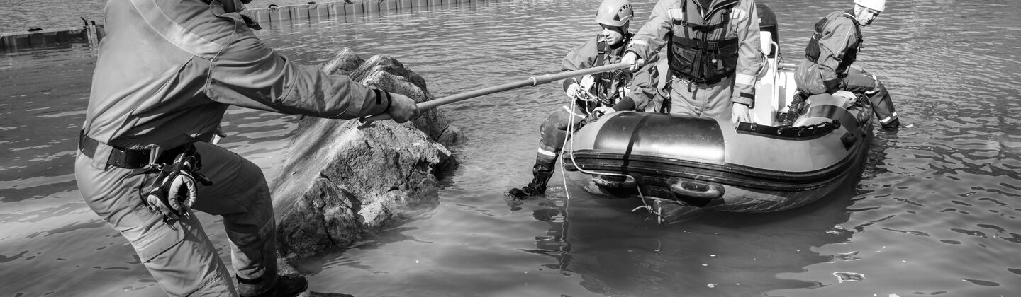 SINGLE-IMAGE_engineers-on-life-boat-in-lake_jul24