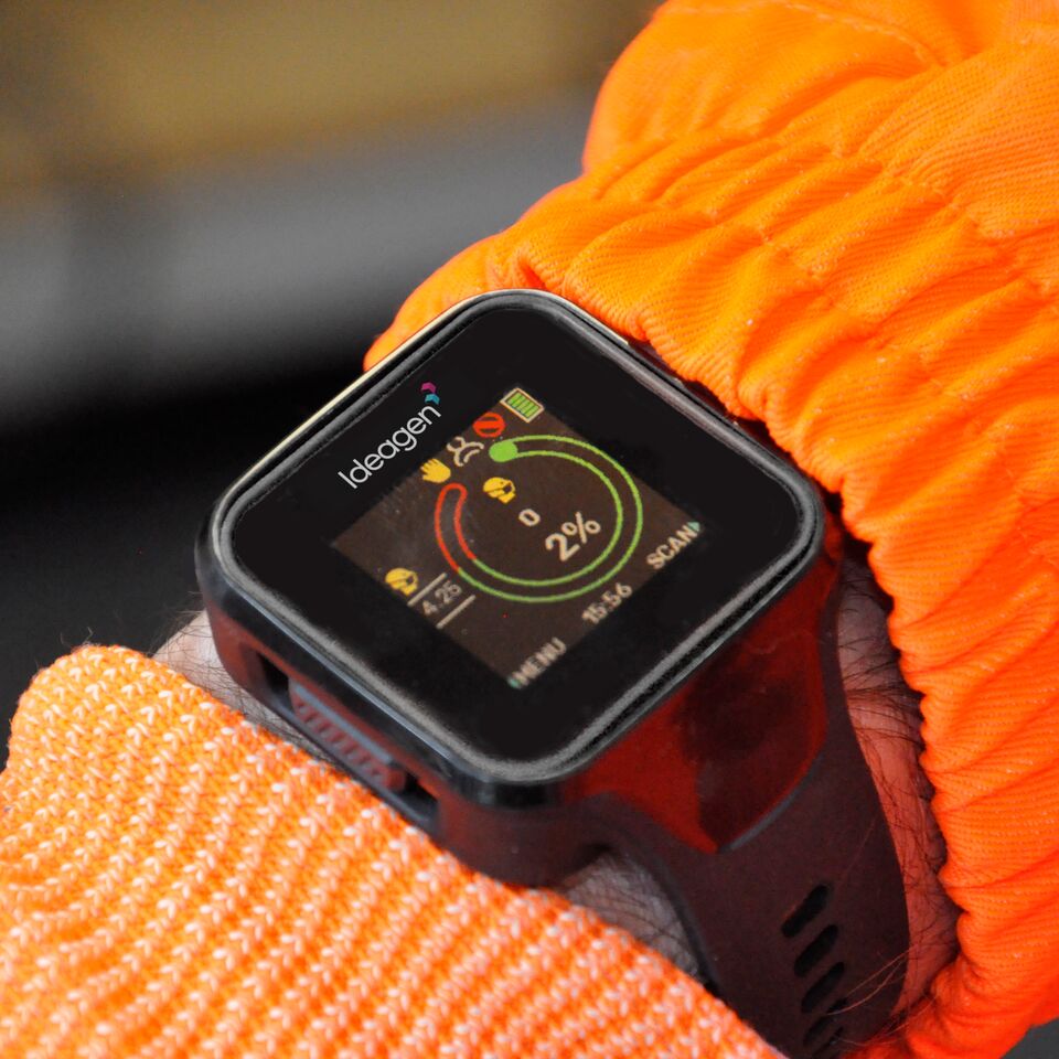 COLOR_PHOTOGRAPHY_-wearable-safety-dust-monitoring_jun26