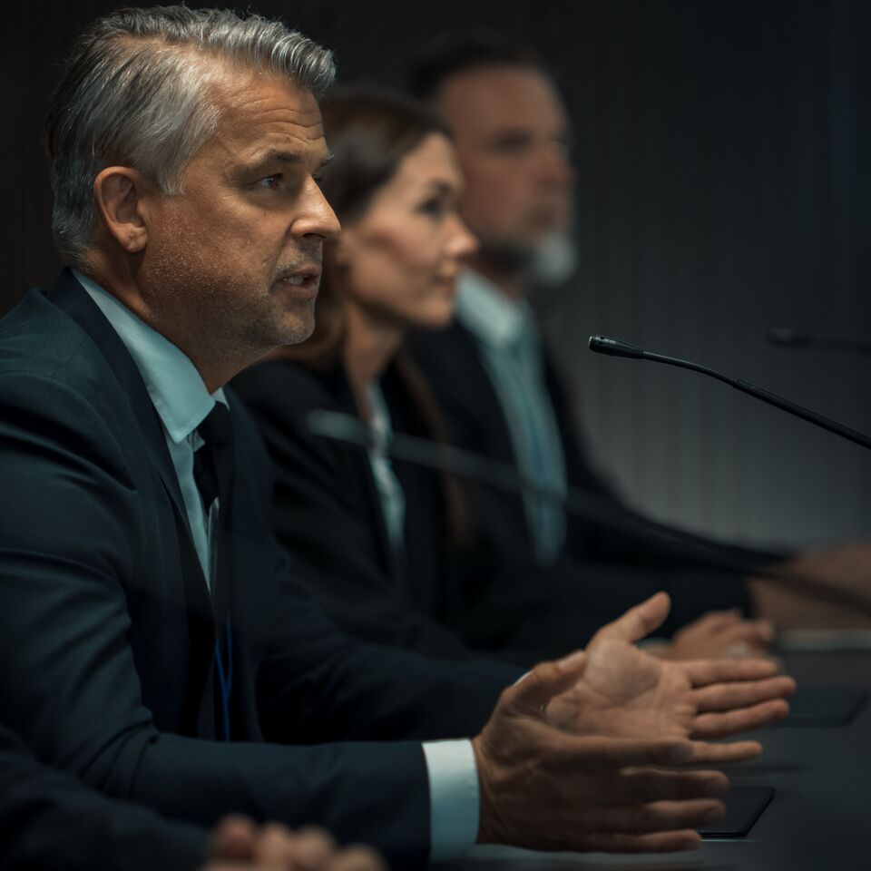 COLOUR-IMAGE_four-people-in-a-debate_feb26