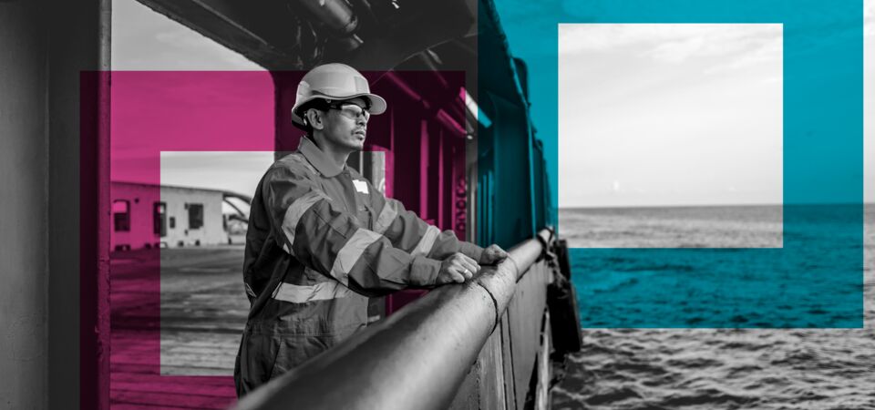 SINGLE-IMAGE_squares-marine-worker-at-the-rail_aug24