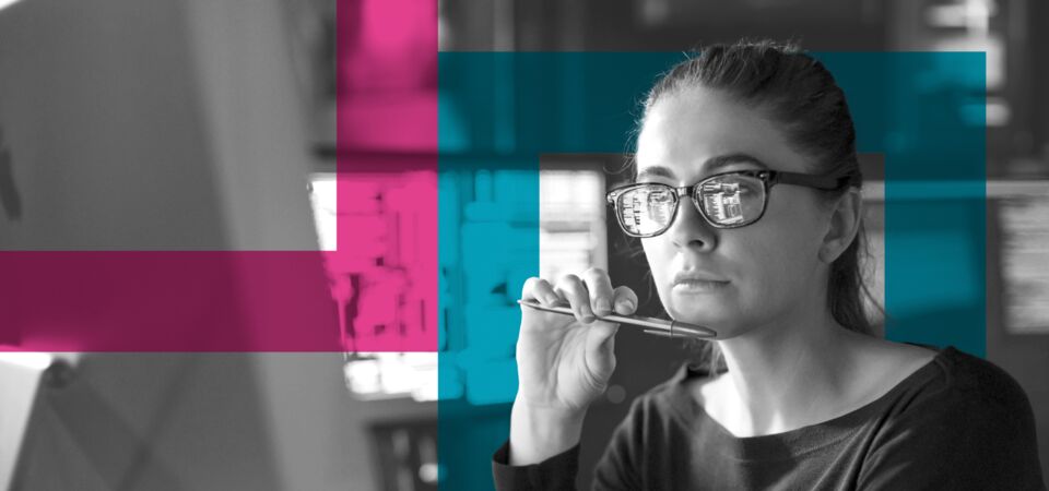 SINGLE-IMAGE_squares-data-analyst-reflection-glasses_mar24