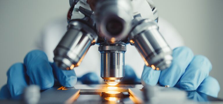 /bynder-asset/bynder:78D507AE-34BA-4B61-91FA8D48E0789DFB/Landscape_MD/COLOUR-IMAGE_life-science-close-test-sample-microscope-laboratory_feb26.jpg?1773752975000