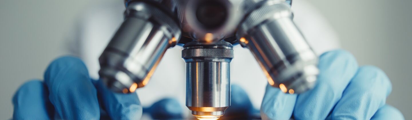 COLOUR-IMAGE_life-science-close-test-sample-microscope-laboratory_feb26