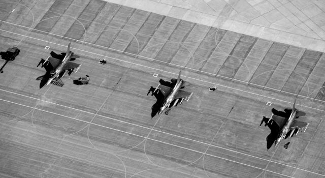 SINGLE-IMAGE_grounded-fighter-jets_mar24