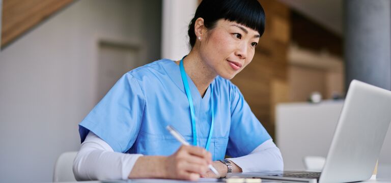 /bynder-asset/bynder:7E825810-7EC2-4EF8-B0FA04930CC84B7B/Landscape_MD/COLOUR-IMAGE_japanese-female-nurse-taking-notes-whilst-looking-at-laptop-screen_apr26.jpg?1777555298000