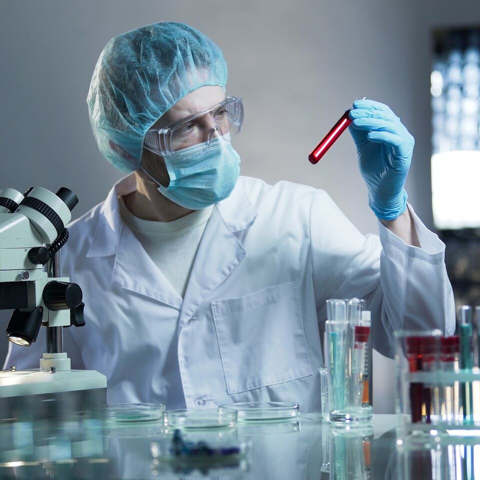 COLOUR-IMAGE_life-science-laboratory-worker-studying-blood-samples-pathologies_feb26