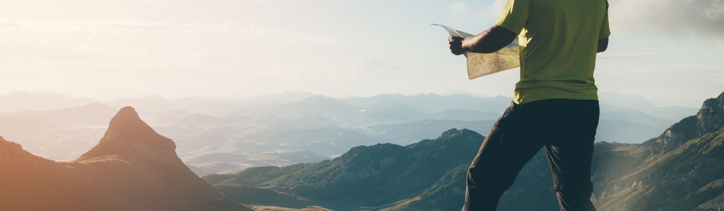 COLOUR-IMAGE_mountain-walker-navigating_feb26