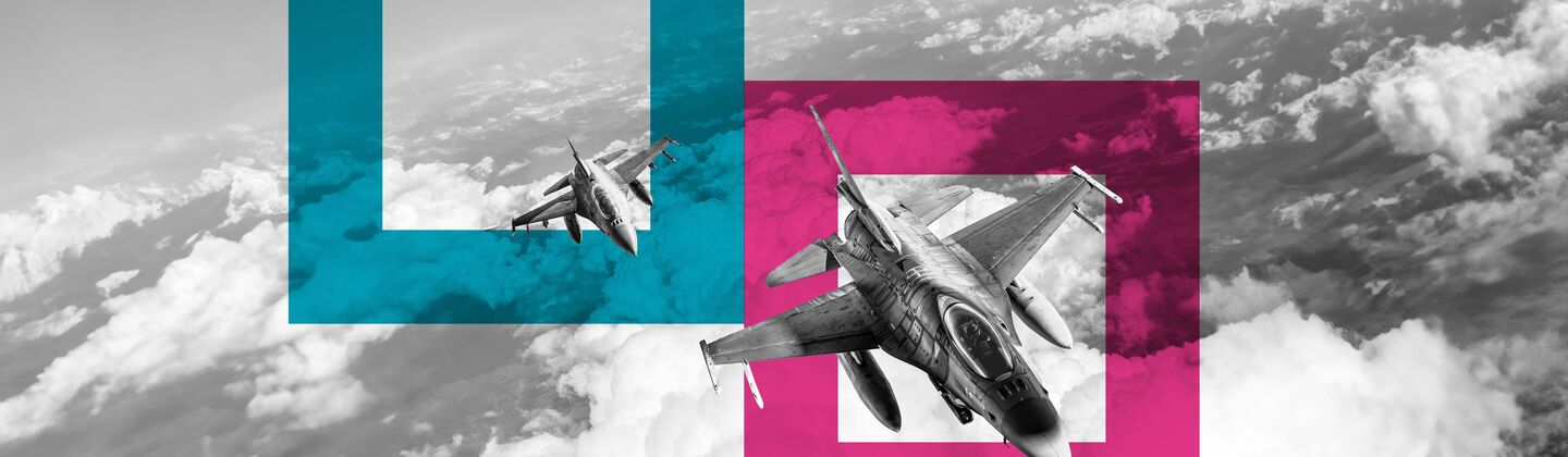 SINGLE-IMAGE_squares-two-fighter-jets-in-sky_dec24