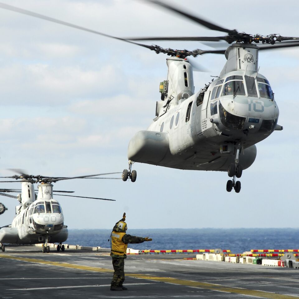 COLOUR-IMAGE_aerospace&defence-militray-helicopters-taking-off-from-aircraft-carrier_feb26