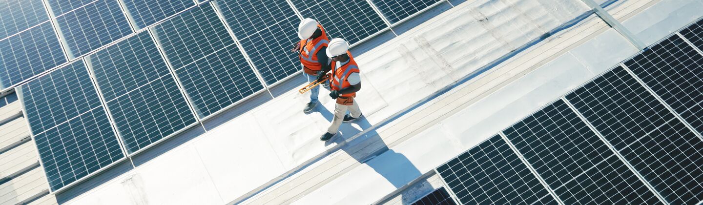 COLOUR-IMAGE_solar-roof_june26