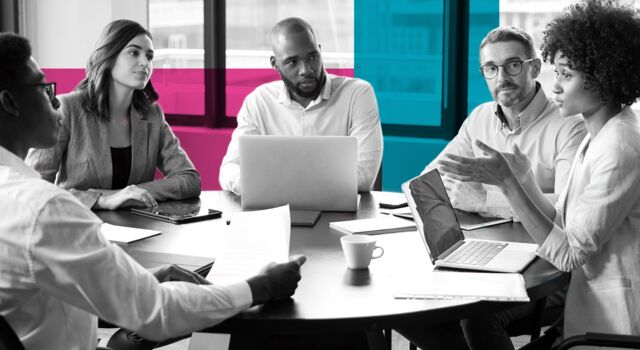 SINGLE_IMAGE_squares-corporate-business-meeting_may25
