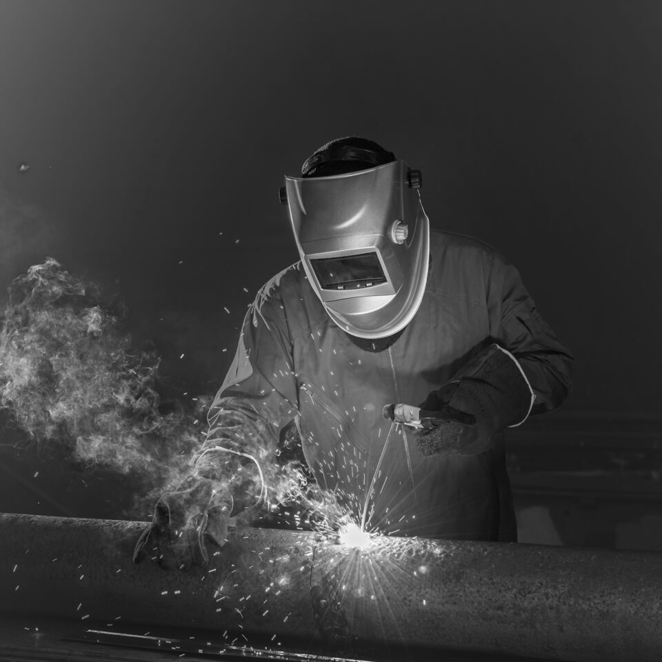 SINGLE-IMAGE_welder-with-cutting-torch_sept24