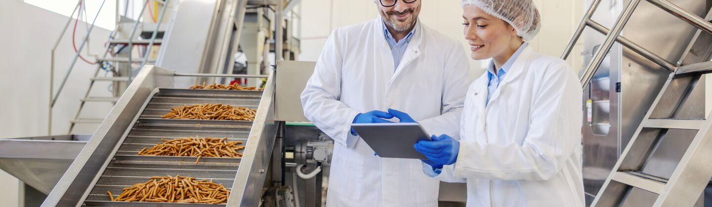 COLOUR-IMAGE_Food_production_tablet_June26