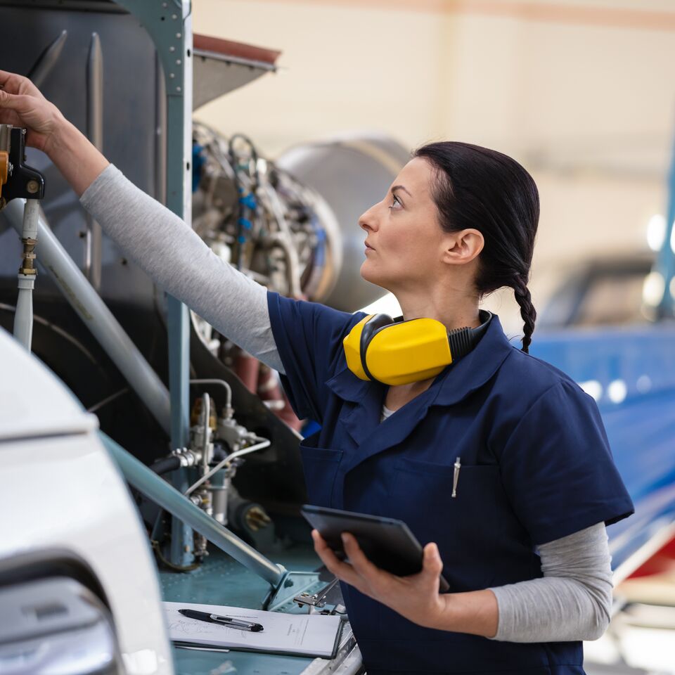 COLOUR-IMAGE_aerospace&defence-female-engineer_feb26