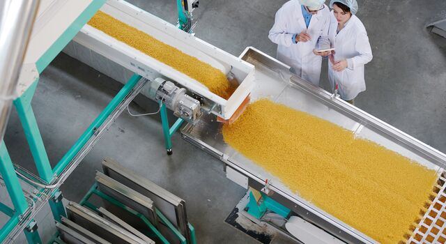 COLOUR-IMAGE_food-production-line_June26