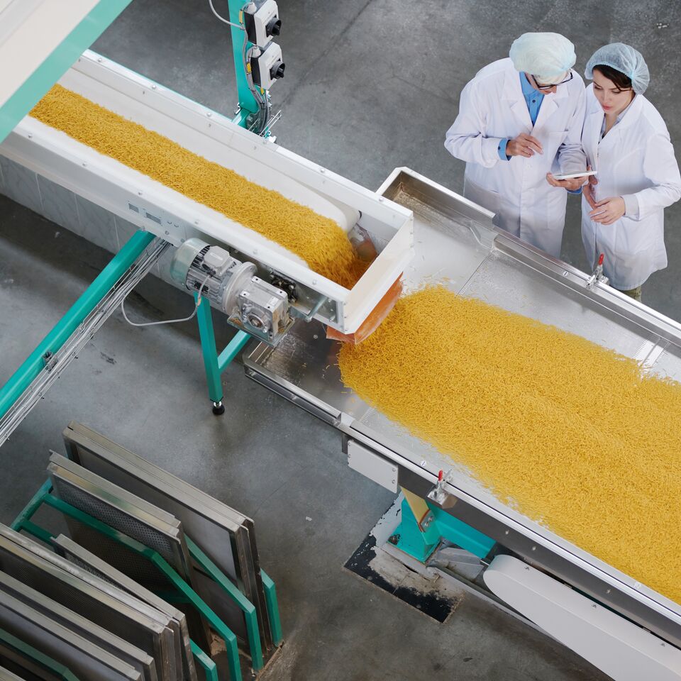 COLOUR-IMAGE_food-production-line_June26