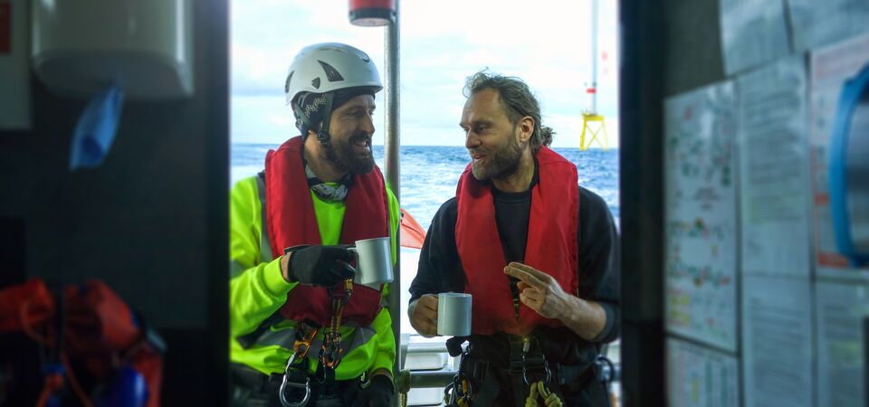 COLOUR-IMAGE_maritime-two-sailors-on-break_mar26