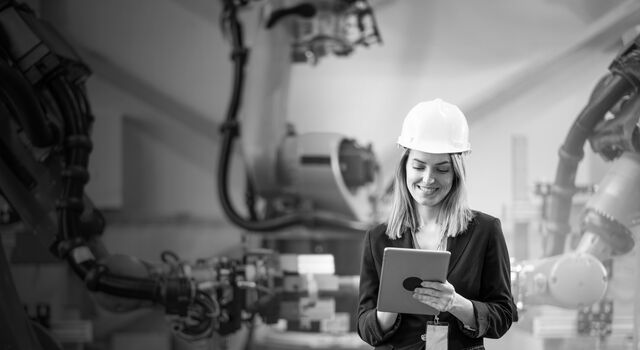 SINGLE-IMAGE_women-safety-manager-with-tablet_apr24