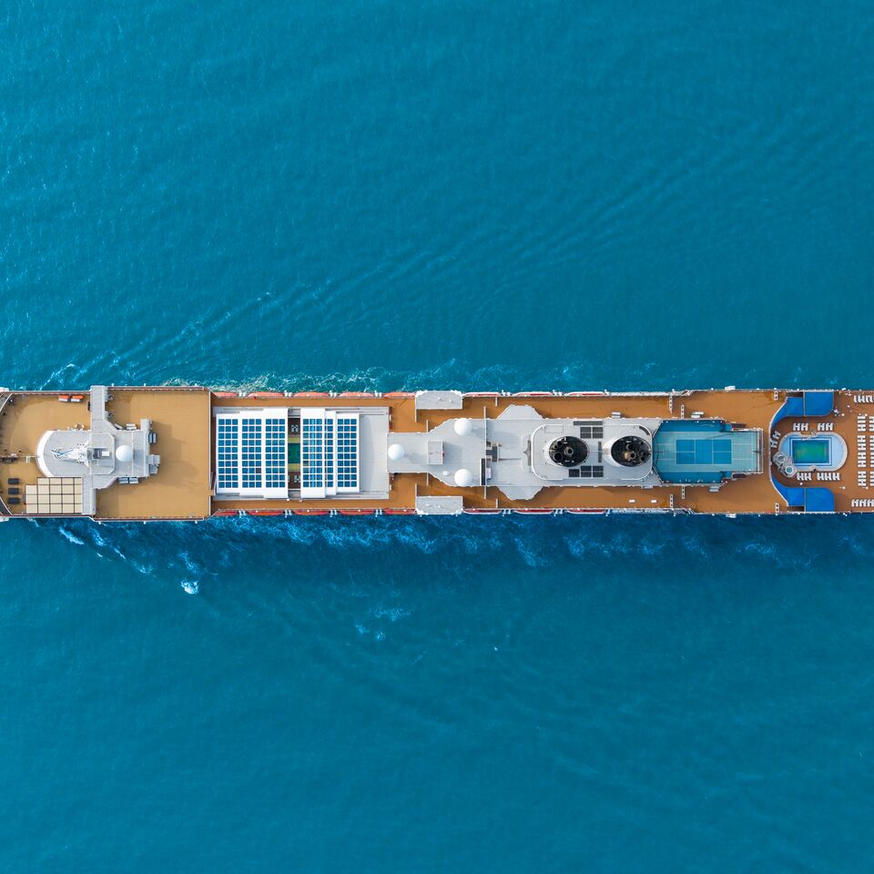 COLOUR-IMAGE_maritime-cruise-ship-aerial-sea_mar26