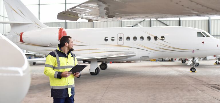 /bynder-asset/bynder:ED4B279A-620D-44E8-AD1C79BD27A9BCAF/Landscape_MD/COLOUR-IMAGE_aviation-plane-inspection-worker_feb26.jpeg?1773753040000