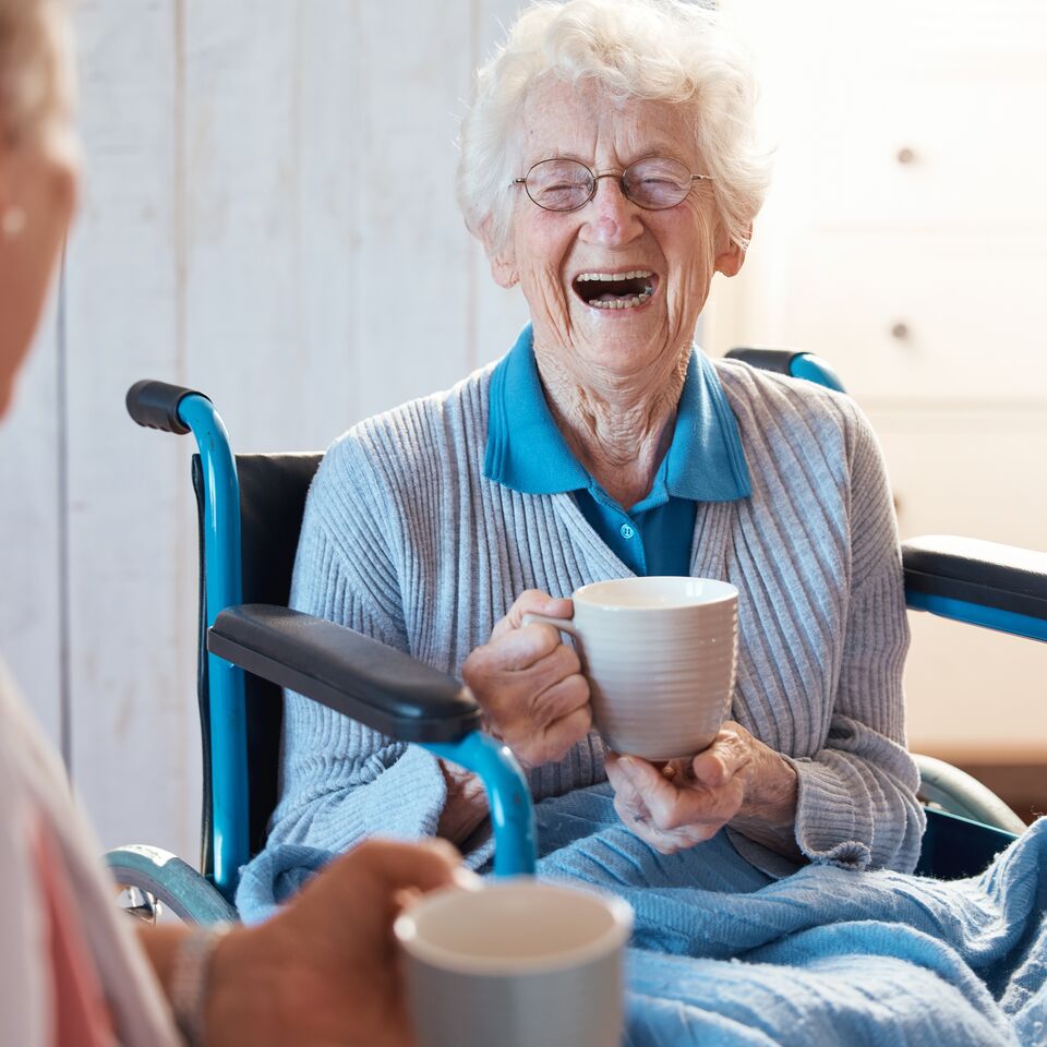 COLOUR-IMAGE_Senior_woman_laughing_June26