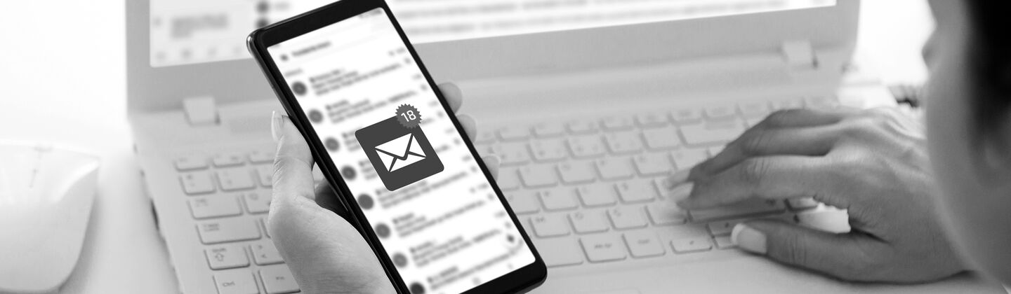 SINGLE-IMAGE_female-recieve-inbox-view-the-pending-e-mail_may25