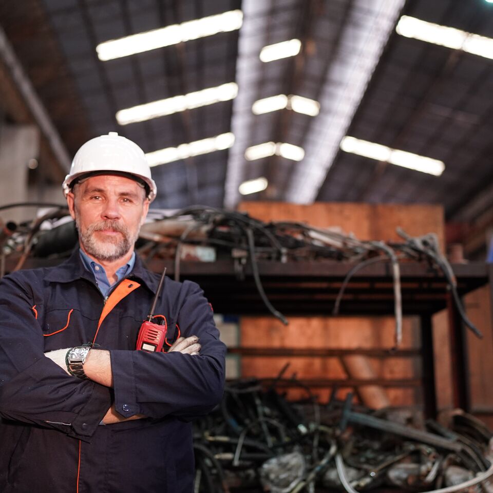 COLOUR-IMAGE_worker-scrapyard-portrait_jul26
