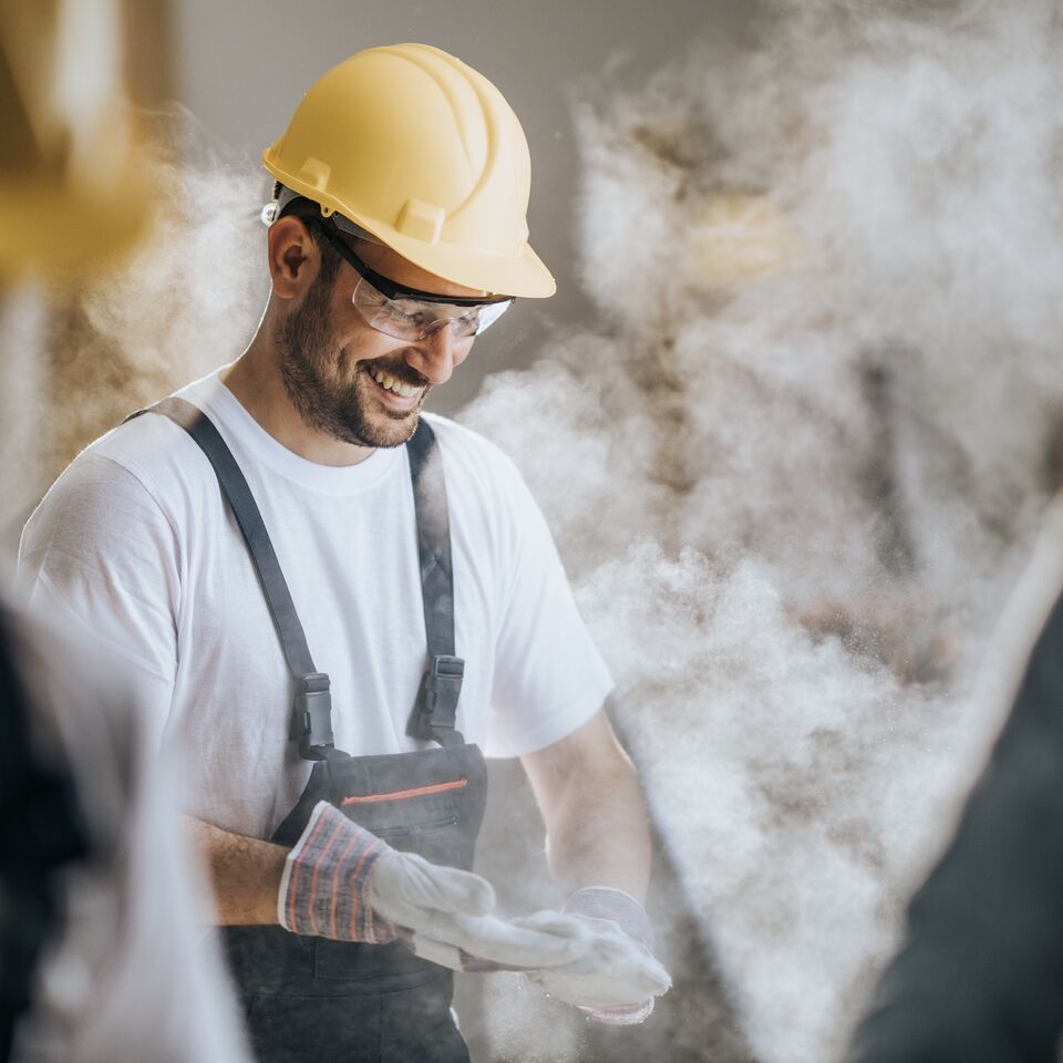 COLOUR-IMAGE-male-construction-worker-hard-hat_feb26
