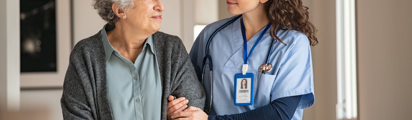 COLOUR-IMAGE_healthcare-age-care-nurse-aid-woman_feb26